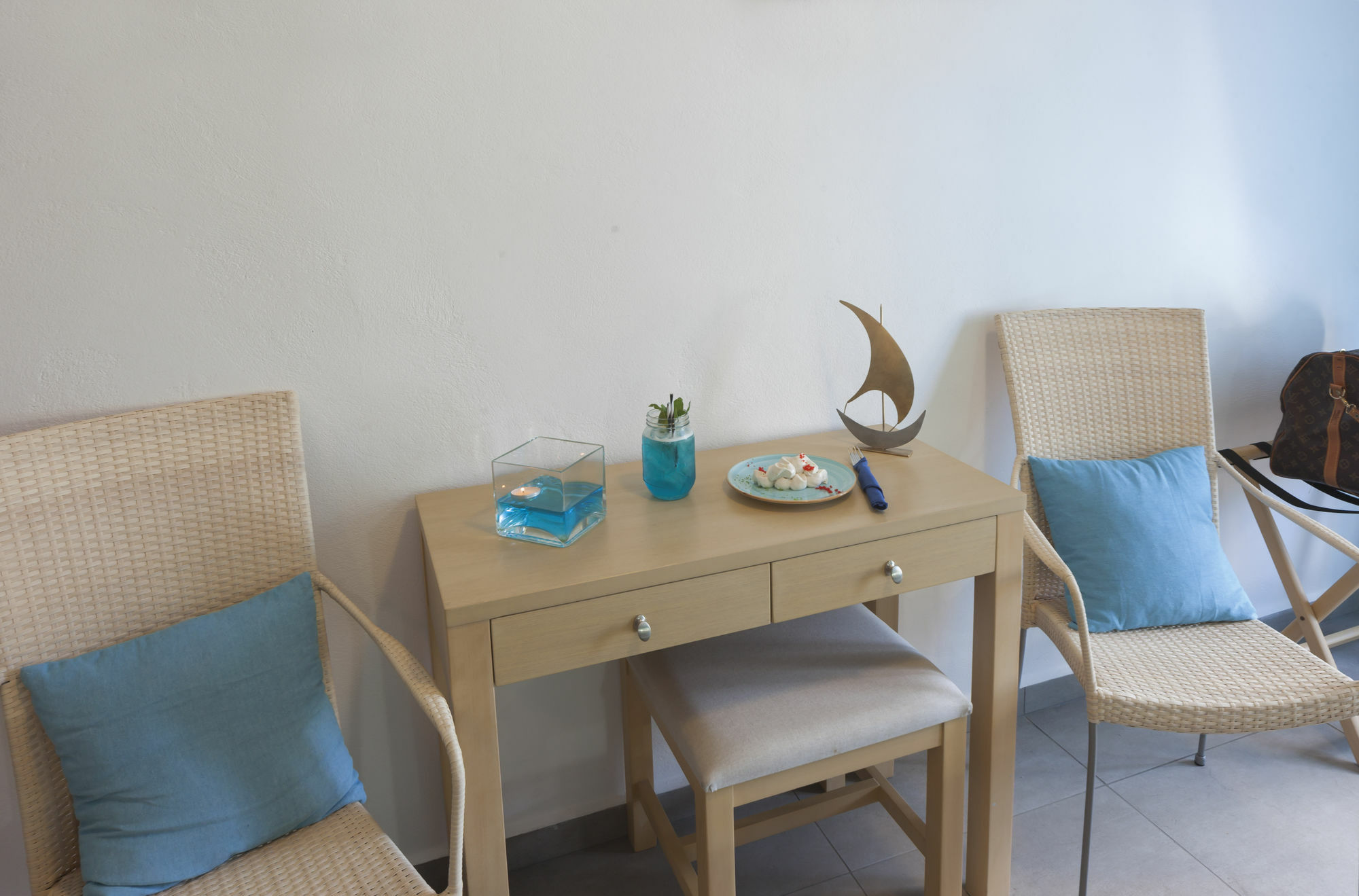Blue Harmony Hotel Kini Eksteriør bilde