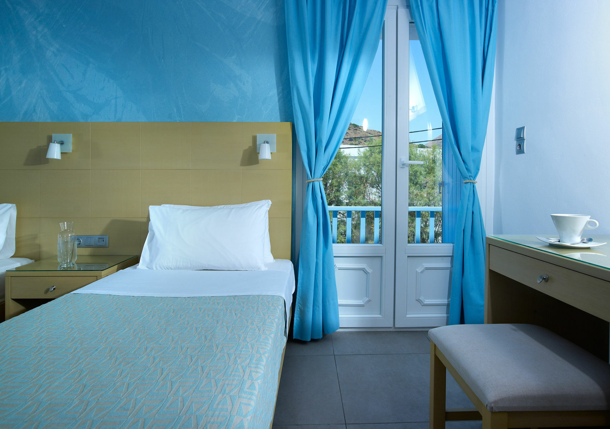 Blue Harmony Hotel Kini Eksteriør bilde
